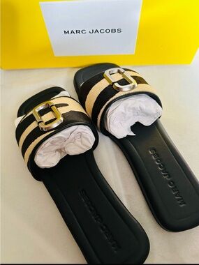 New in box Marc Jacobs Black & Cream Zebra-Print Buckle Slide Sandals size 7